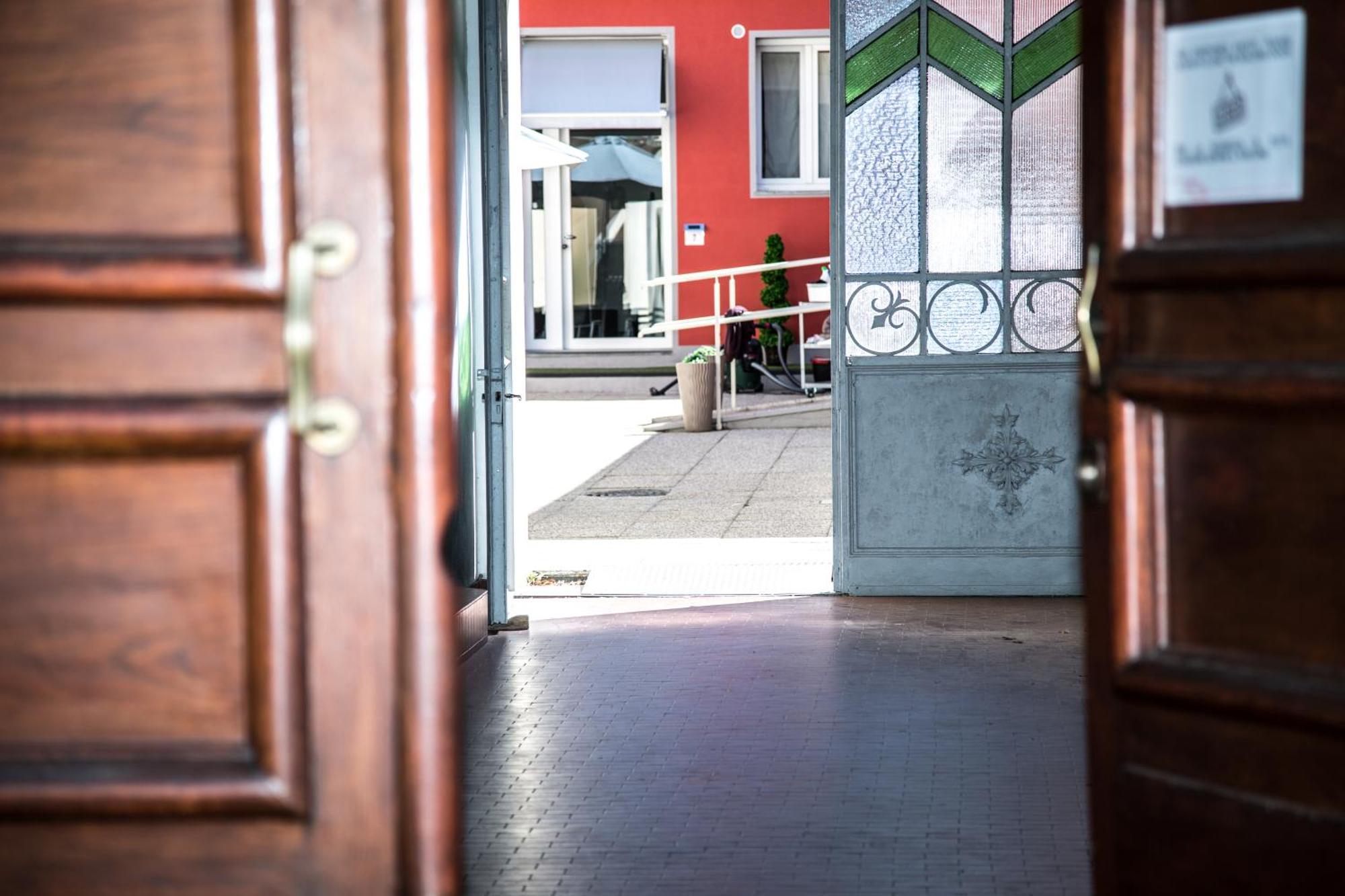 Guest House Turin Metro Young ภายนอก รูปภาพ